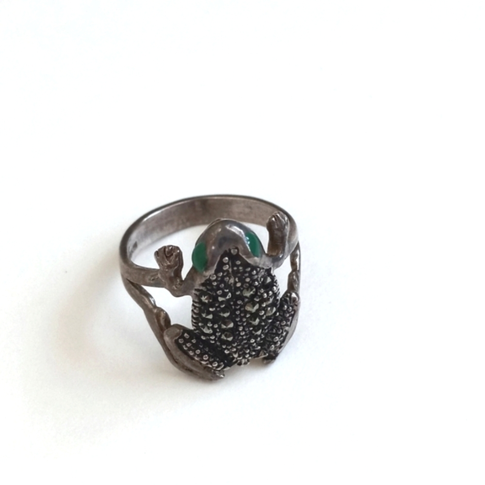 925 Sterling Silver Frog Ring with Green Eyes 7